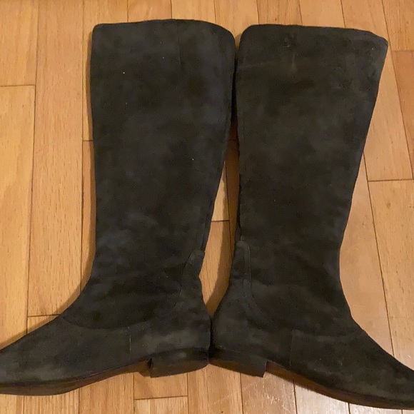 Like NEW Nine West Grey suede boots 7.5 - Picture 2 of 7